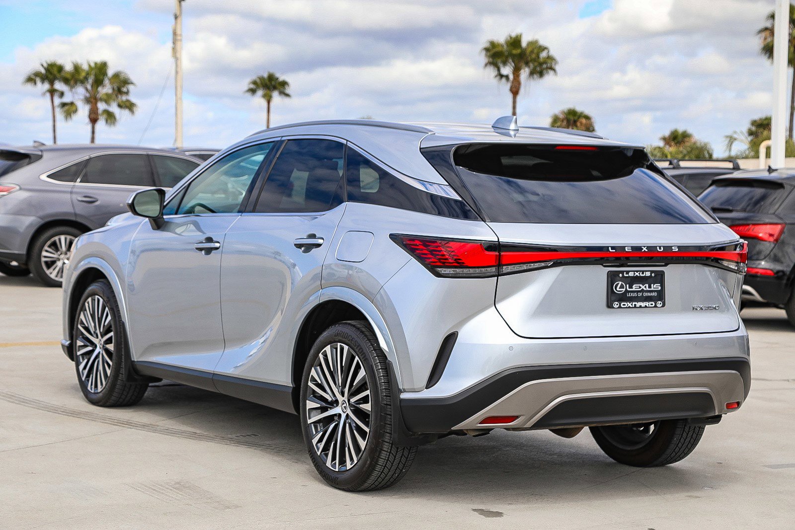 Used 2023 Lexus RX 350 Premium Plus w/ Cold Area Package FWD image 5