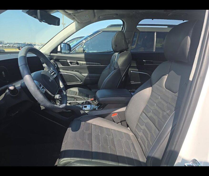 Used 2025 Kia Telluride SX Prestige X-Line AWD/4WD image 3