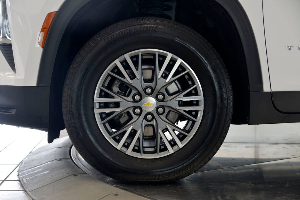 Used 2025 Chevrolet Traverse LT AWD/4WD image 10