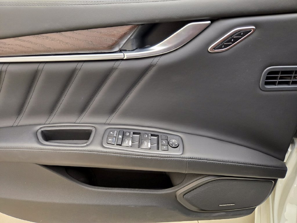 Certified 2023 Maserati Ghibli Modena RWD image 28