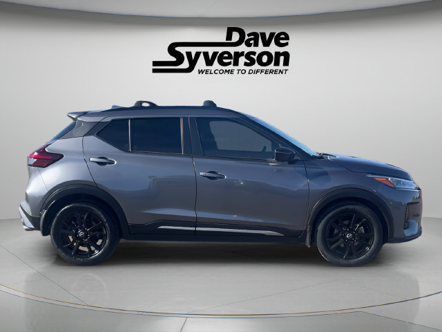 Used 2023 Nissan Kicks SR w/ SR Premium Package FWD image 6