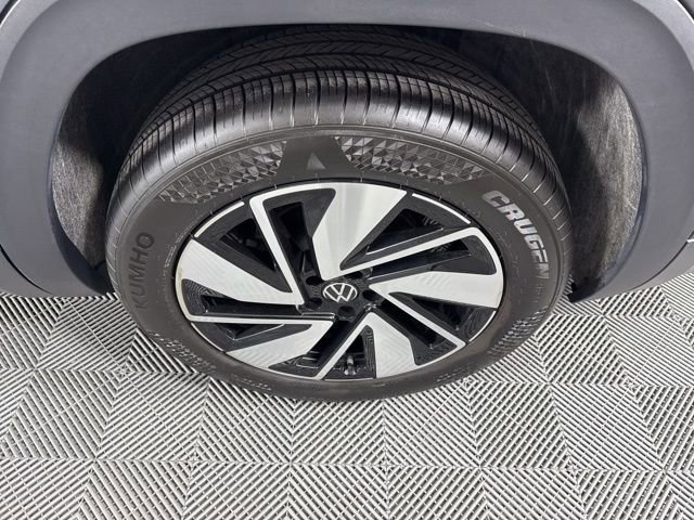 Used 2025 Volkswagen Atlas SE image 12