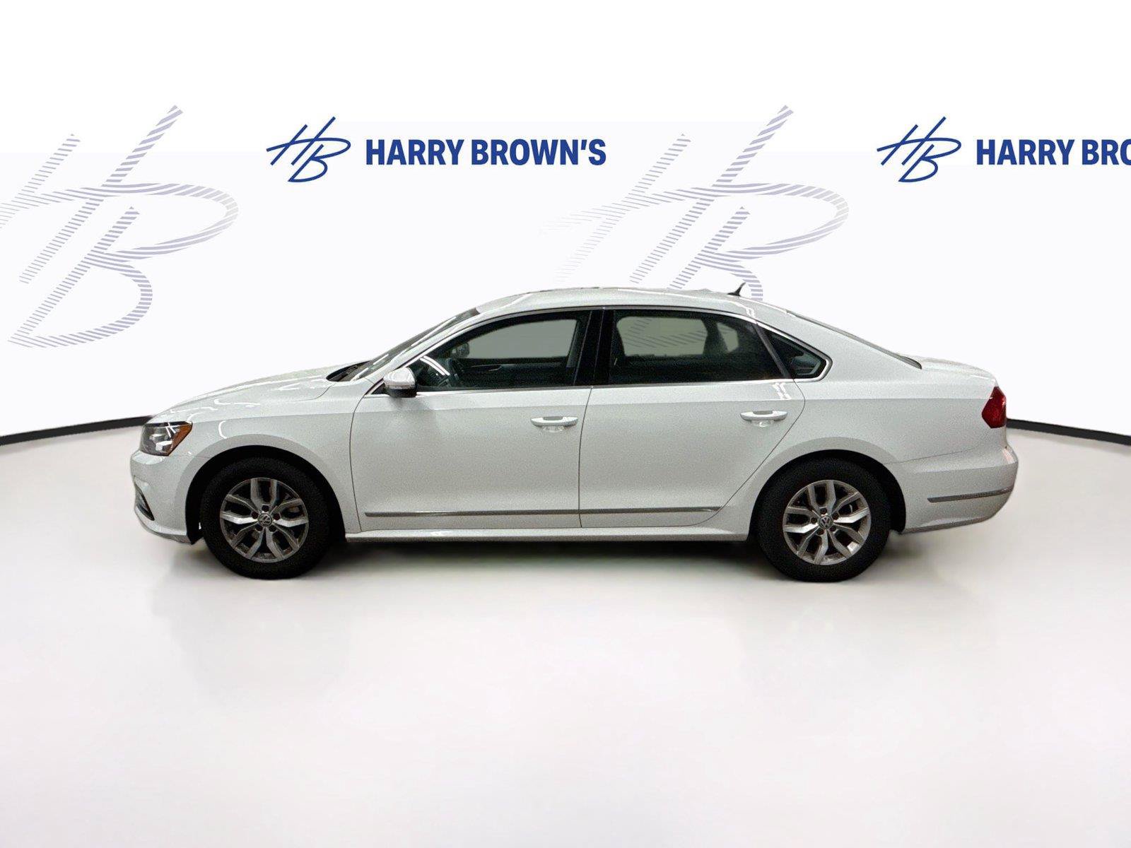 Used 2016 Volkswagen Passat 1.8T S FWD image 8