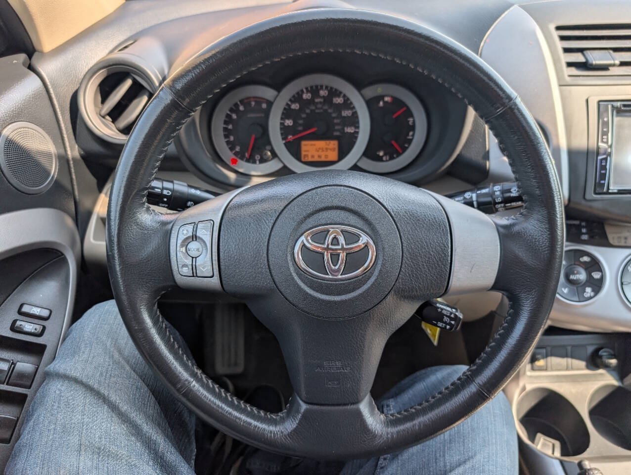 Used 2006 Toyota RAV4 Limited AWD/4WD image 18