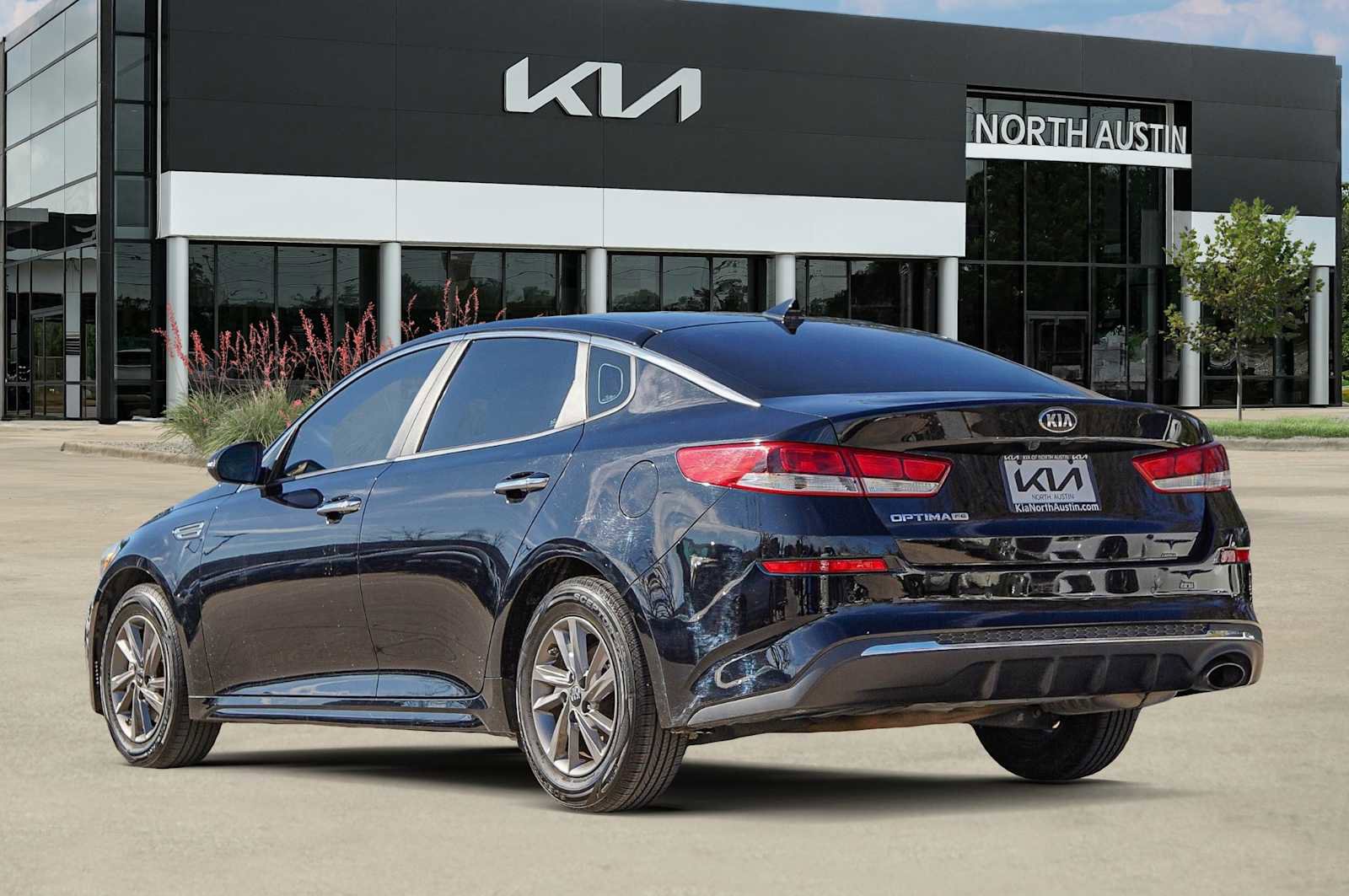 Used 2020 Kia Optima LX image 8