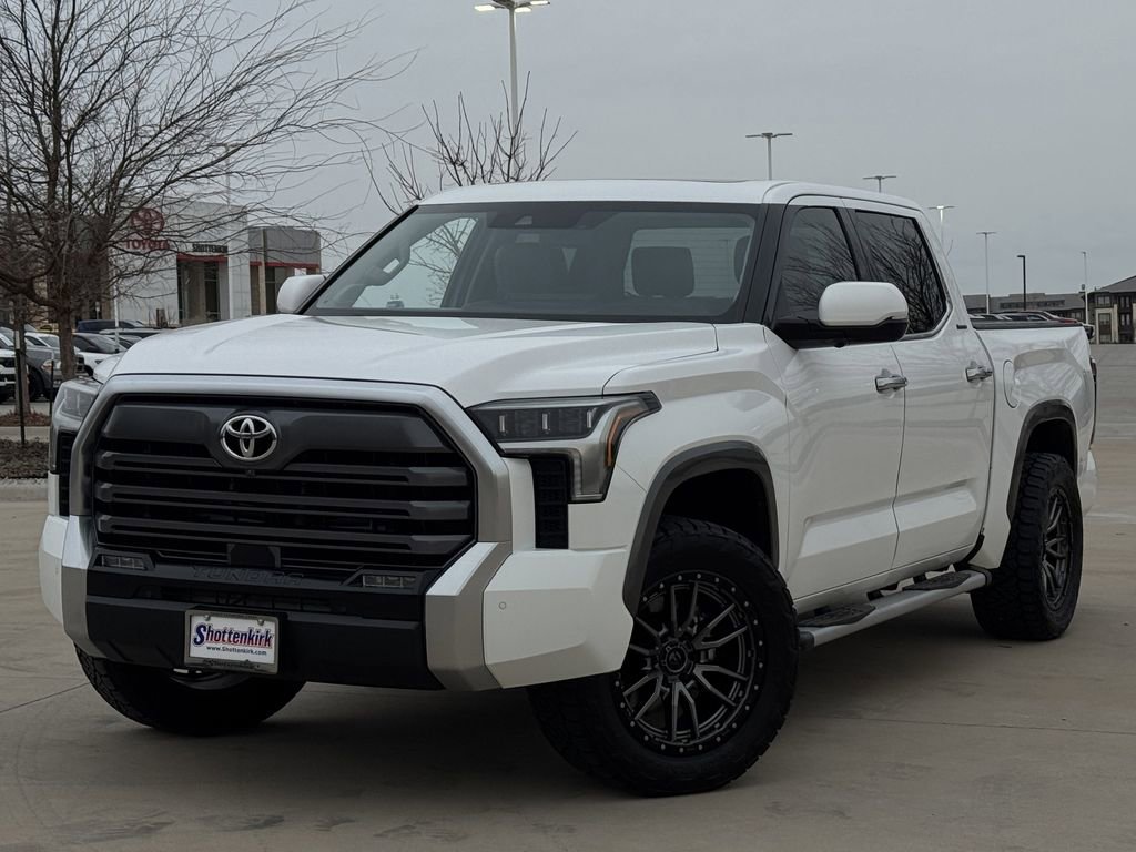 Used 2022 Toyota Tundra Limited image 2