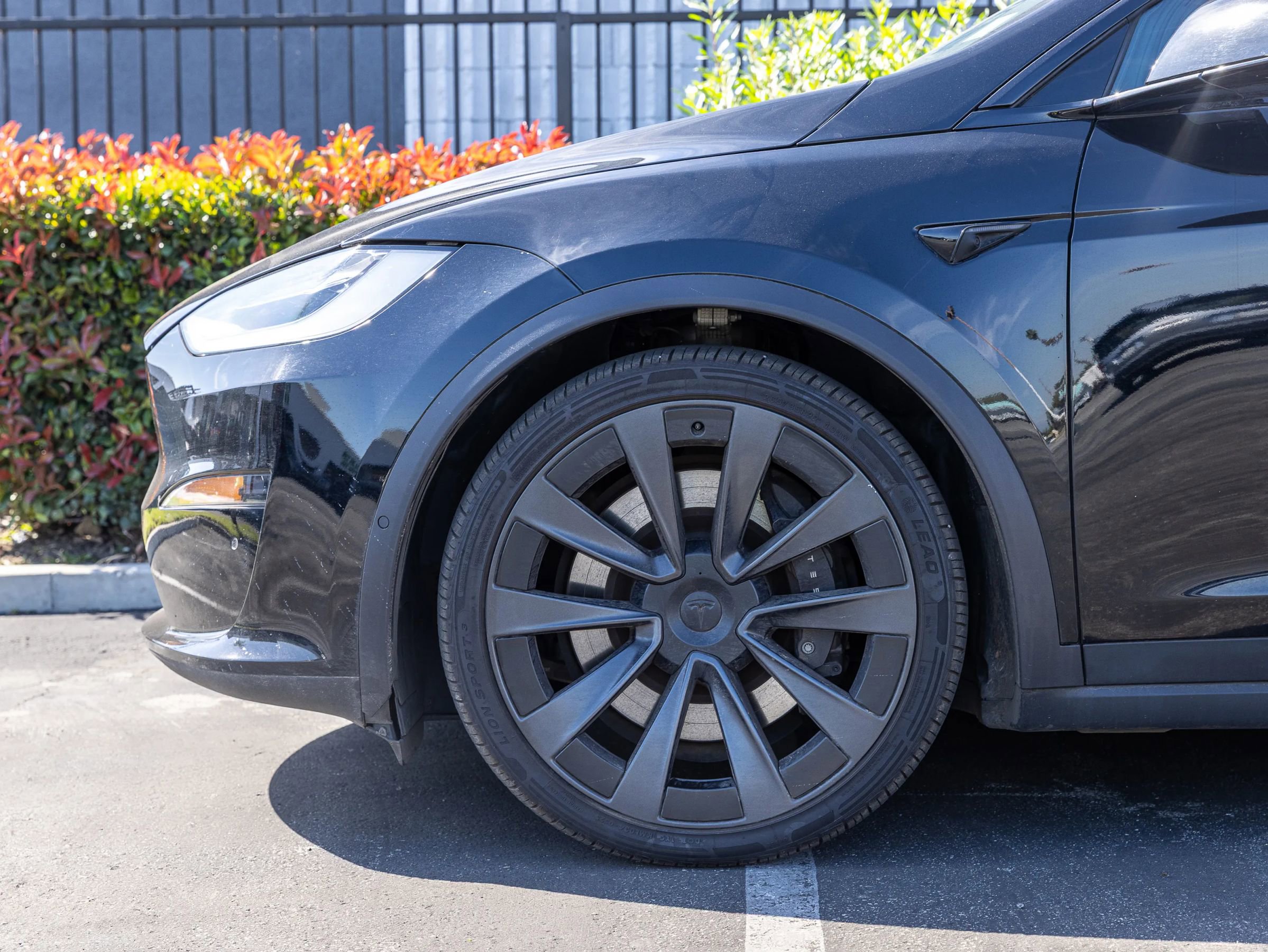 Used 2022 Tesla Model X AWD/4WD image 3