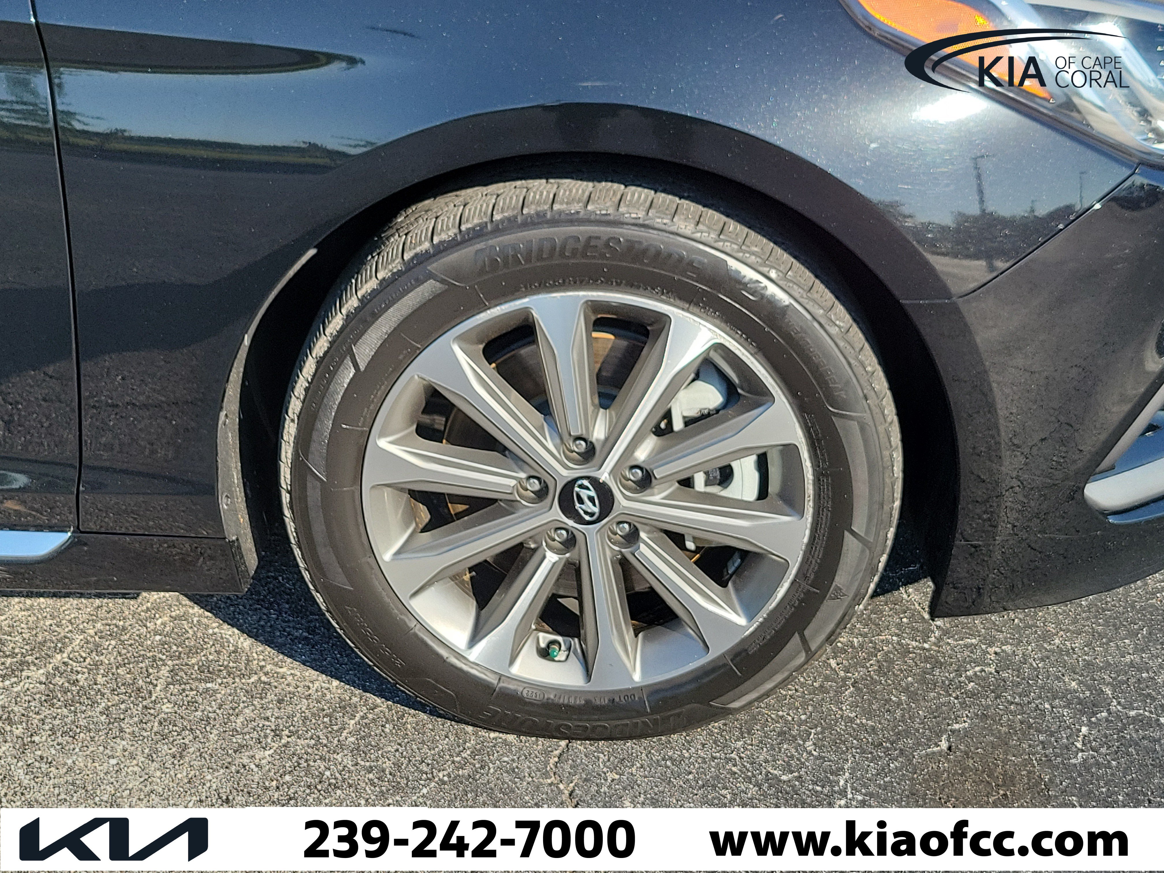 Used 2016 Hyundai Sonata Limited w/ Option Group 04 FWD image 7