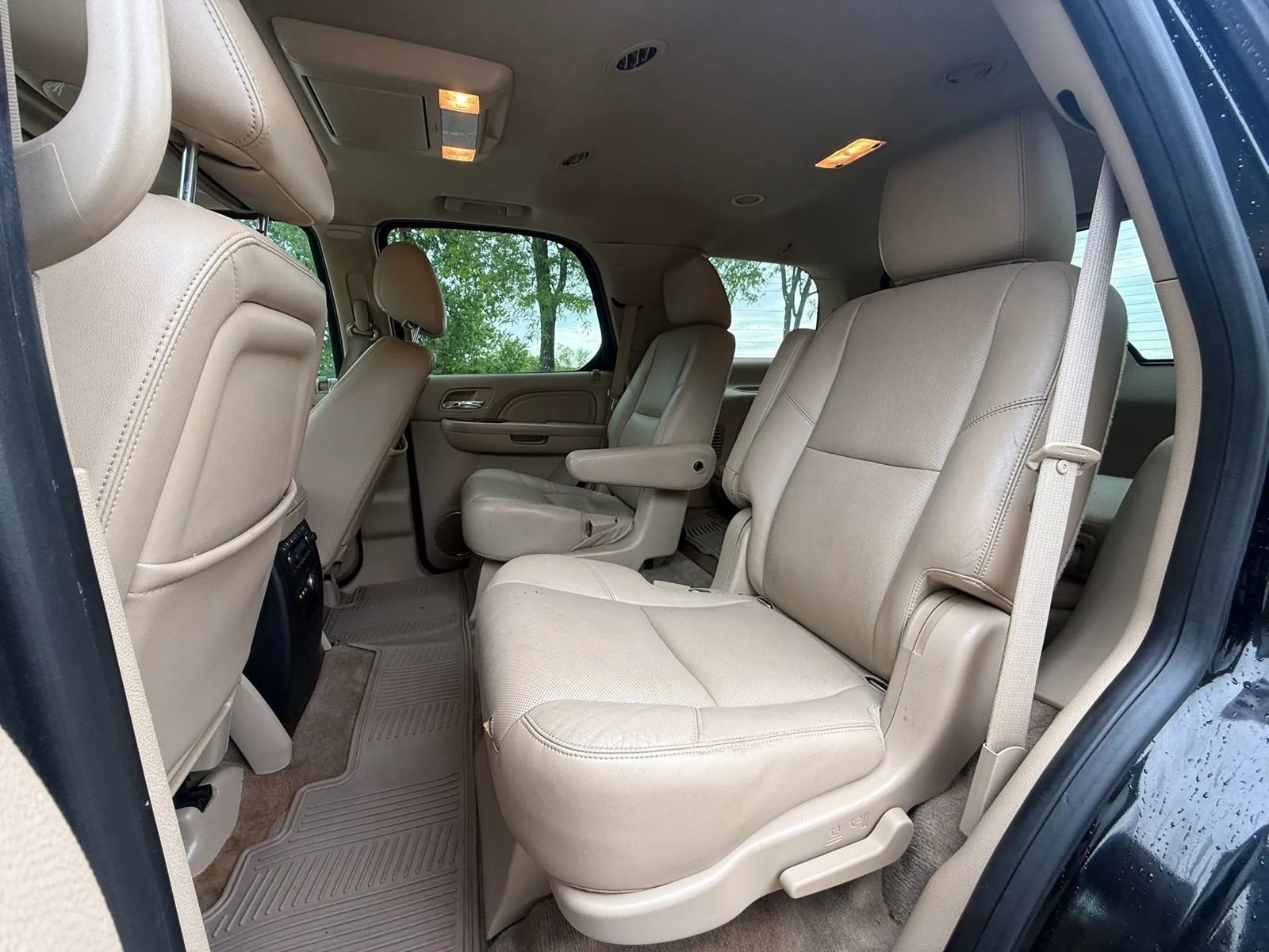 Used 2013 Cadillac Escalade Luxury RWD image 12
