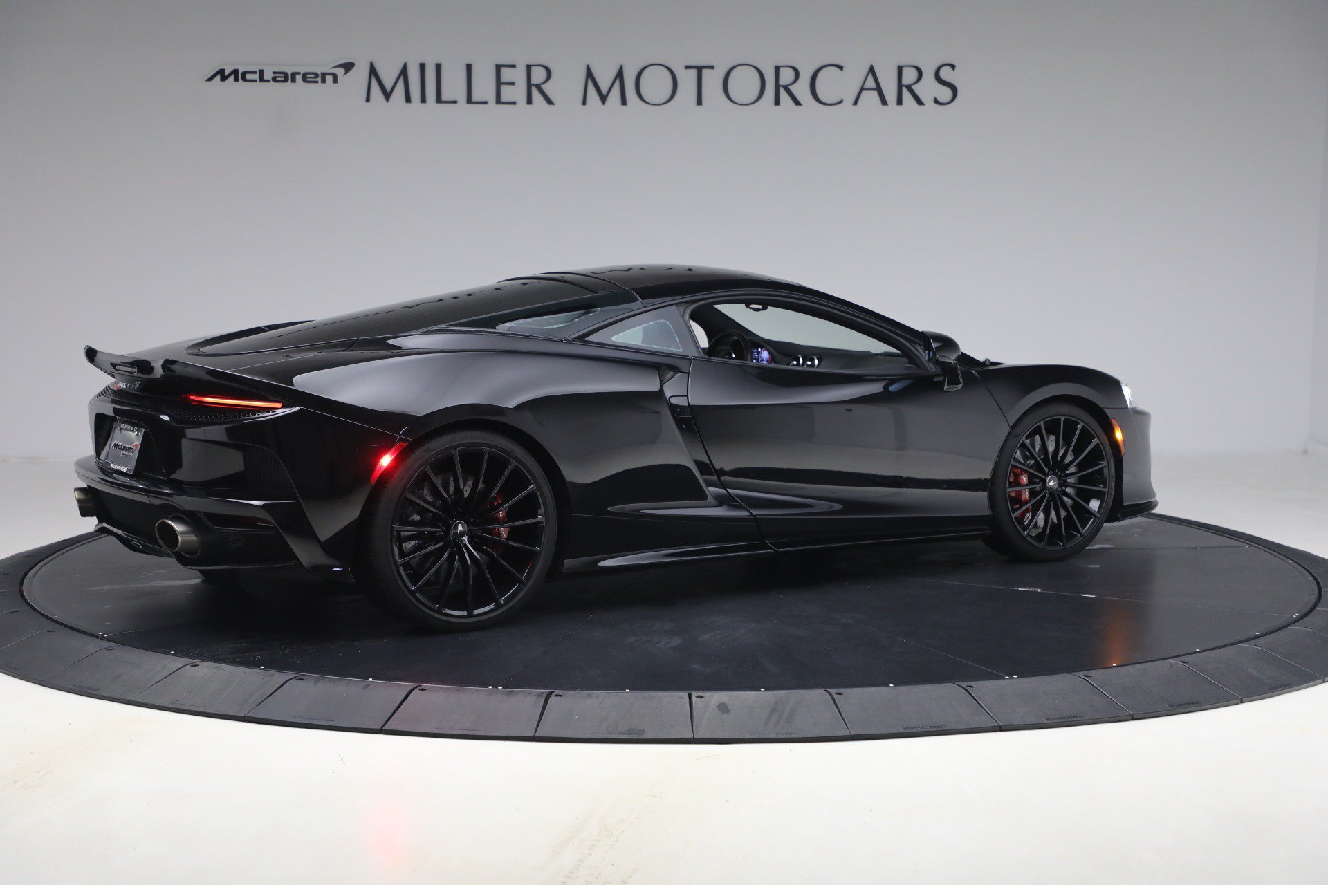 Used 2023 McLaren GT RWD image 8