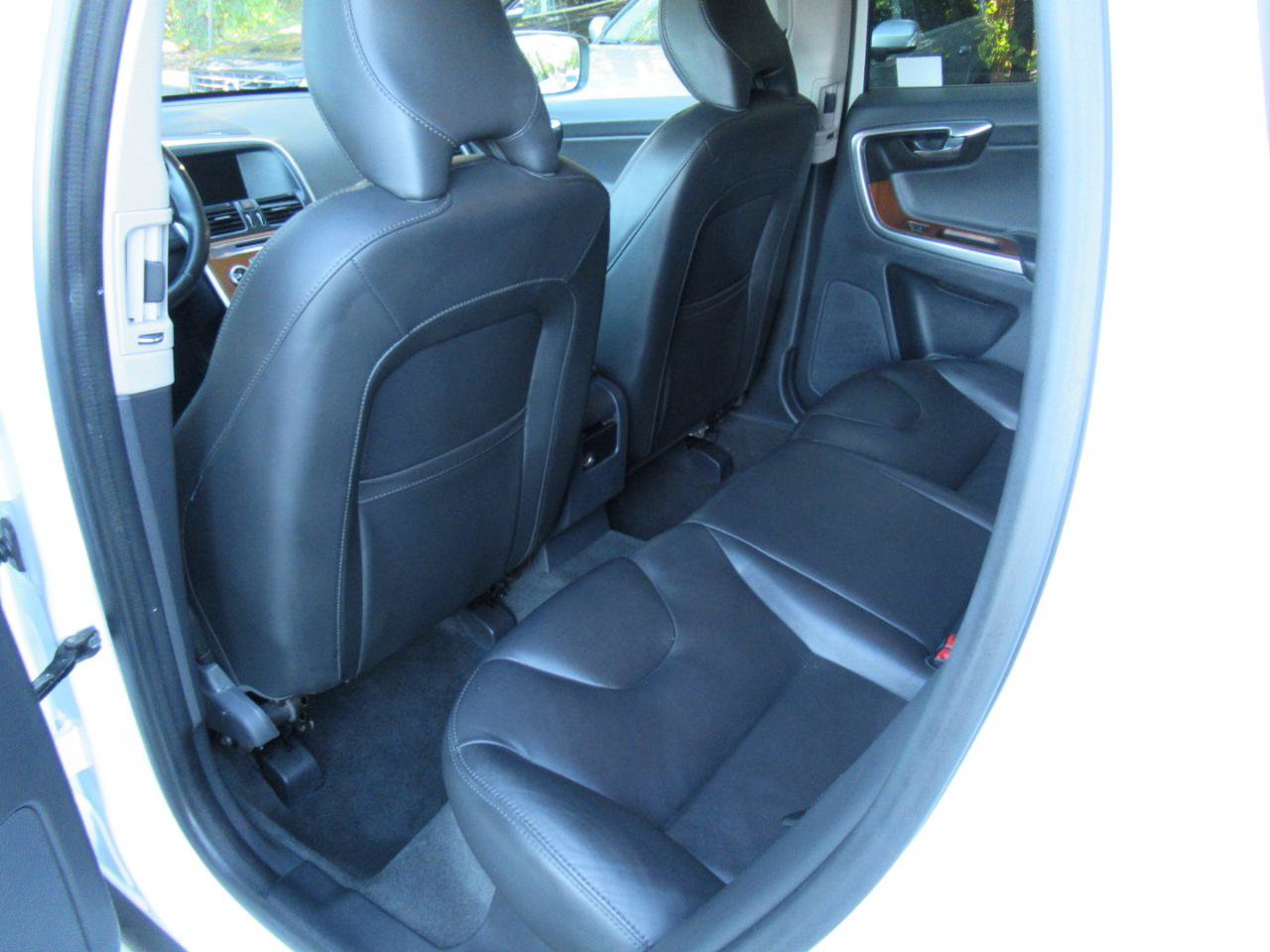 Used 2017 Volvo XC60 T5 Inscription w/ Advanced Package AWD/4WD image 13