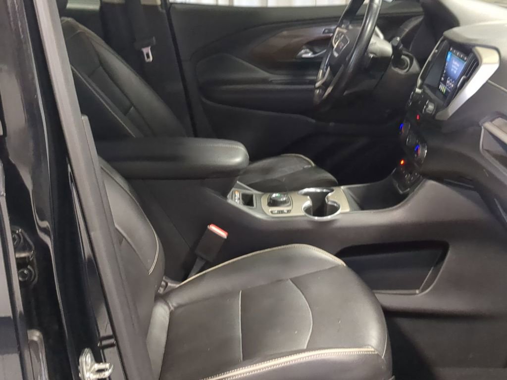 Used 2019 GMC Terrain Denali w/ Comfort Package AWD/4WD image 28