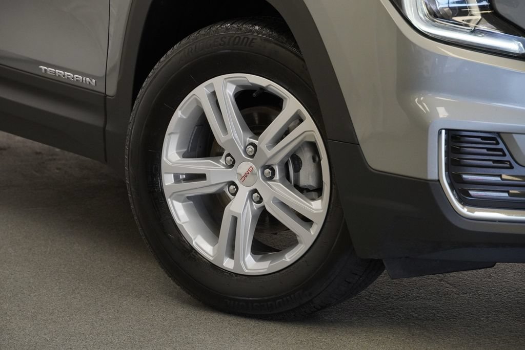 Used 2024 GMC Terrain SLE w/ Driver Convenience Package AWD/4WD image 10
