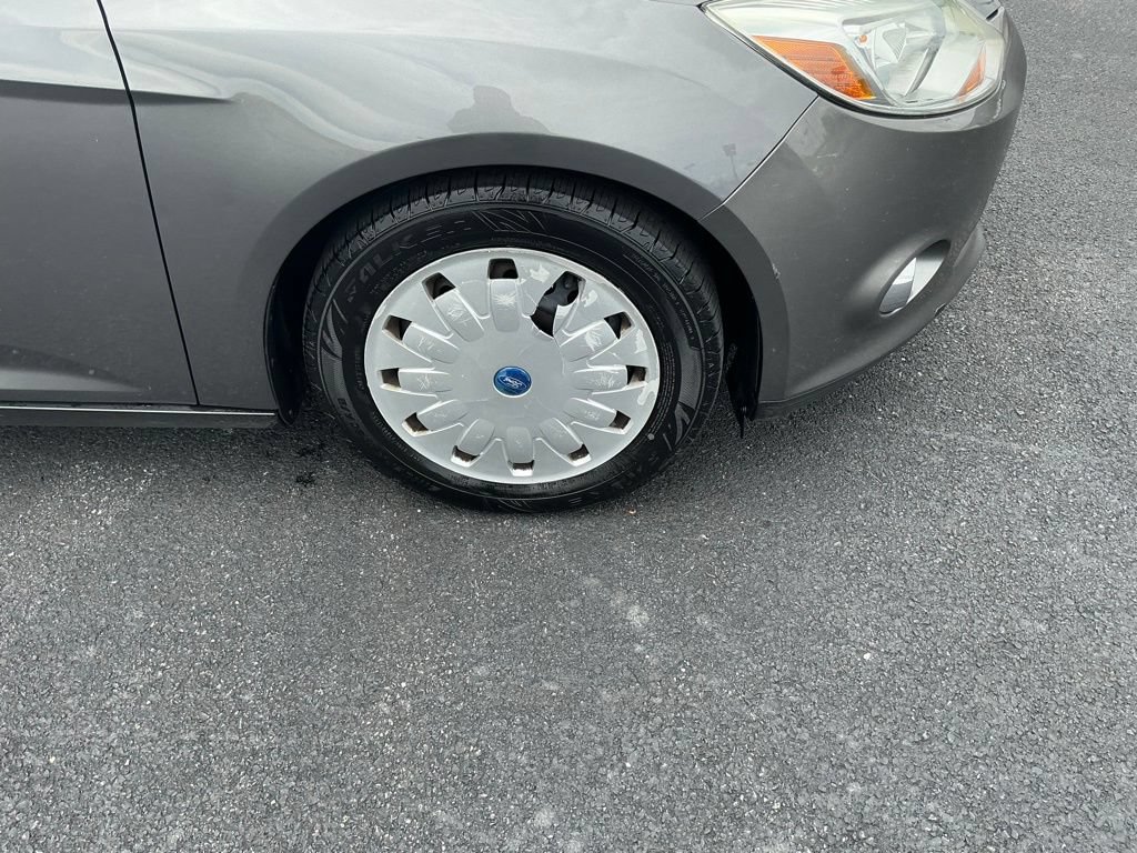 Used 2012 Ford Focus SE w/ Interior Protection Pkg FWD image 6