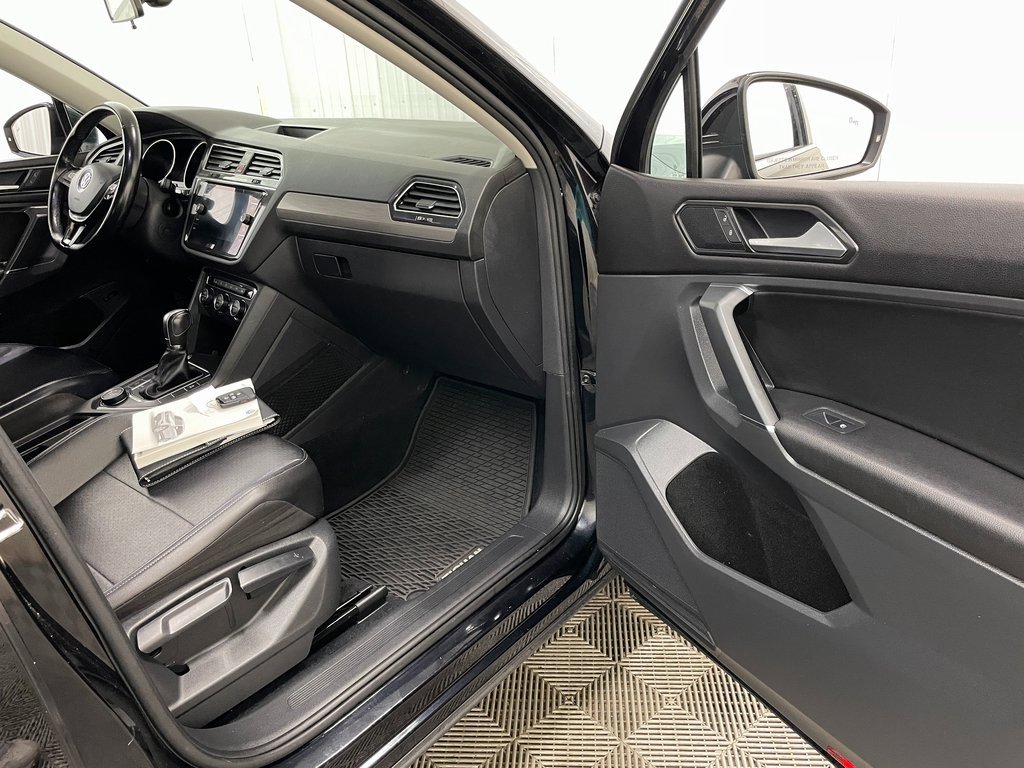 Used 2018 Volkswagen Tiguan SEL image 33