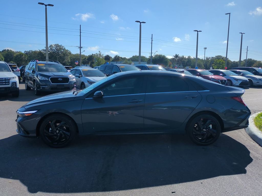 New 2026 Hyundai Elantra SEL Sport Premium FWD image 4