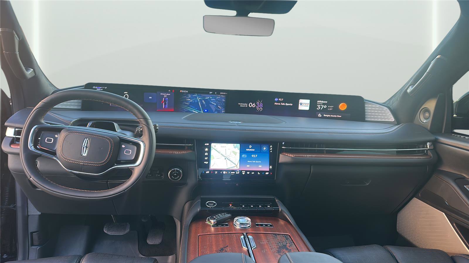 Used 2025 Lincoln Navigator Black Label image 13