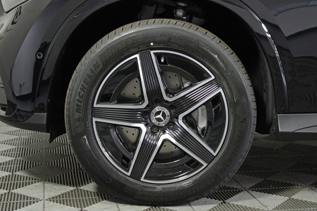 Certified 2025 Mercedes-Benz GLC 300 4MATIC image 9