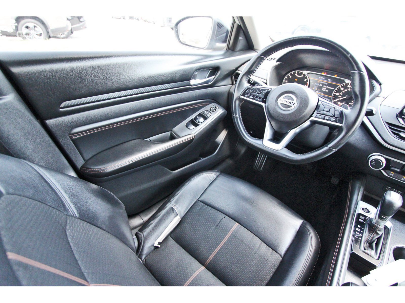 Used 2020 Nissan Altima 2.5 SR FWD image 12