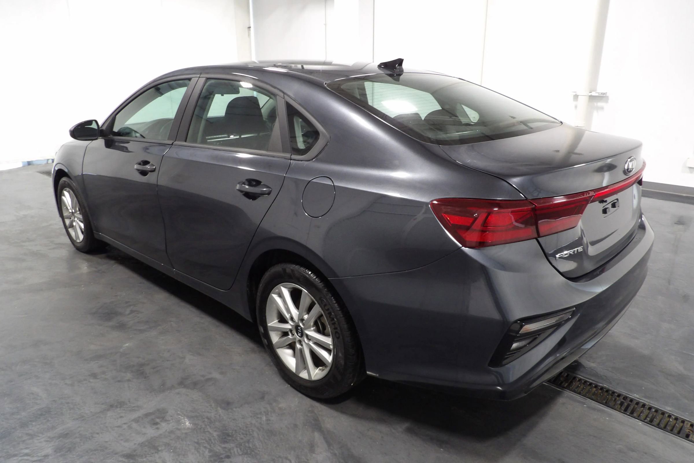 Used 2021 Kia Forte LXS image 6