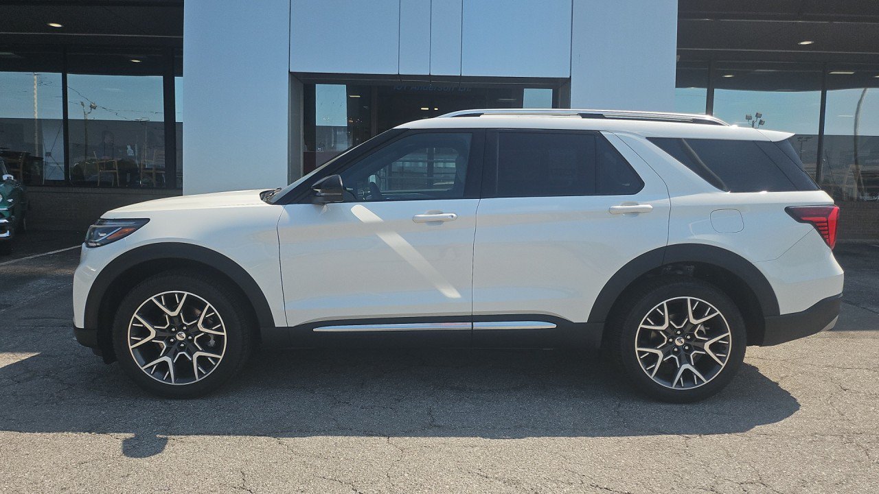 New 2027 Ford Explorer Platinum w/ 3.0L Ultimate Package AWD/4WD image 3