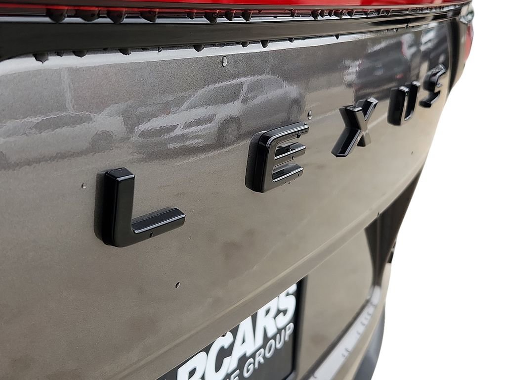 Used 2025 Lexus LX 600 4WD w/ Luxury Package image 31
