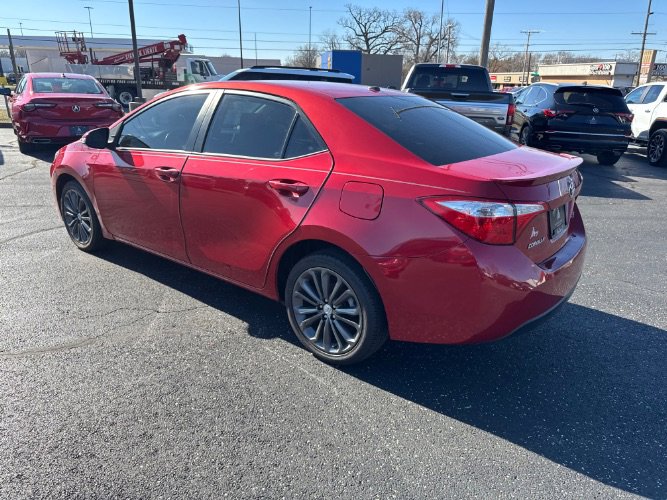 Used 2016 Toyota Corolla S Premium image 4