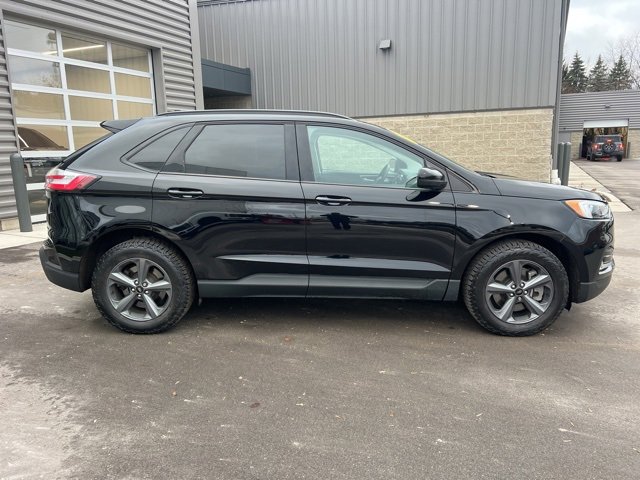 Used 2023 Ford Edge SEL w/ Sport Appearance Package image 4