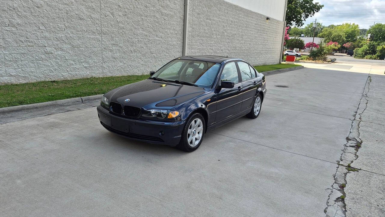 Used 2004 BMW 325xi Sedan AWD/4WD image 2