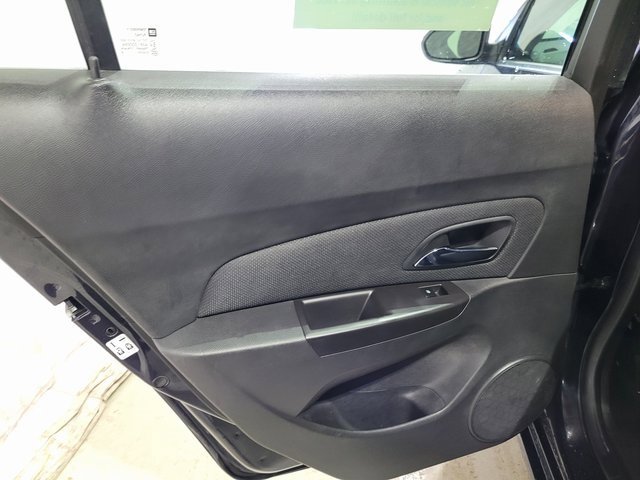 Used 2015 Chevrolet Cruze LT image 36