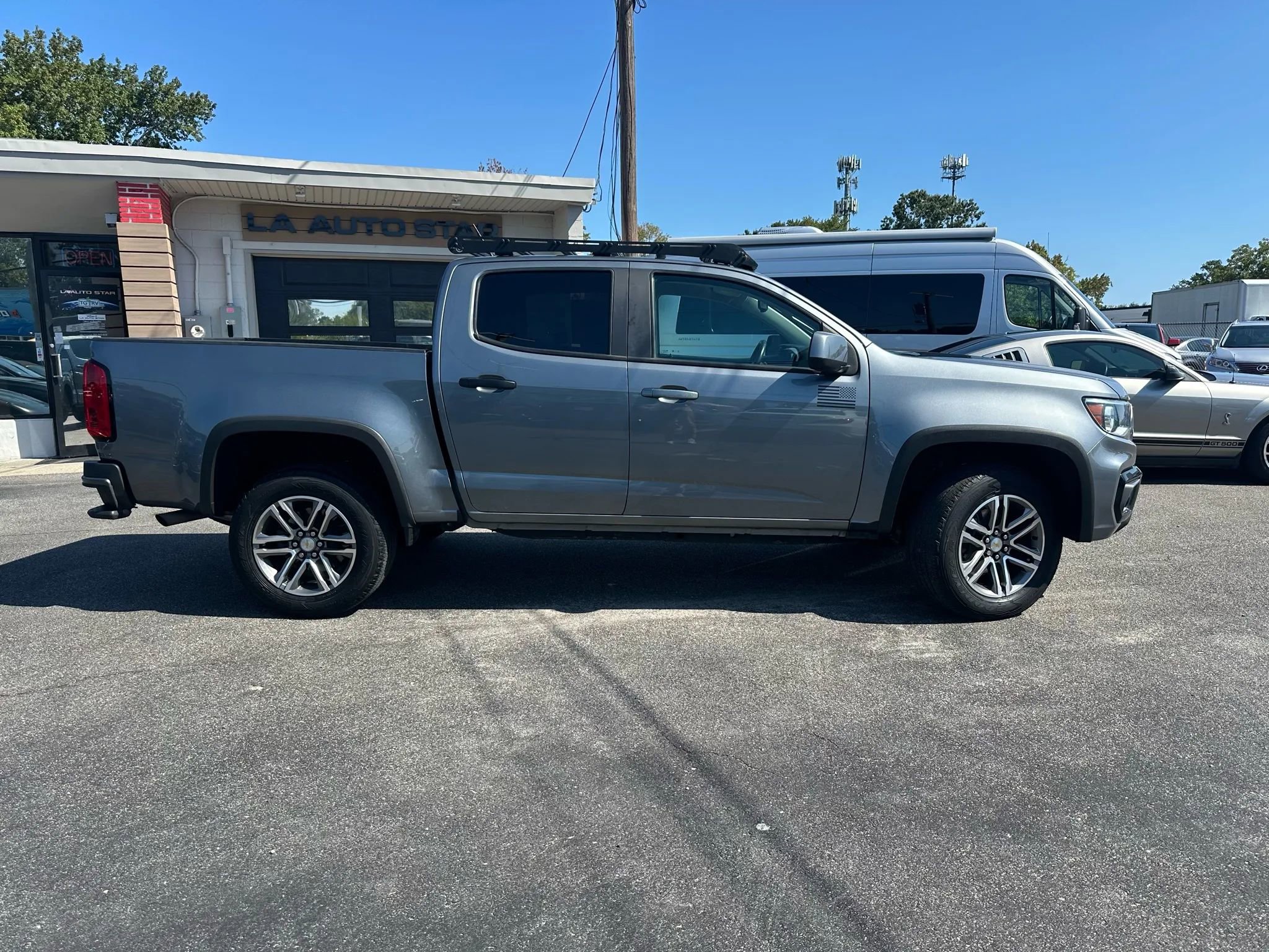 Used 2022 Chevrolet Colorado LT w/ Luxury Package image 2