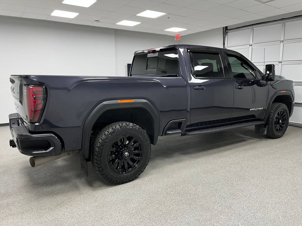Used 2024 GMC Sierra 2500 AT4 w/ AT4 Premium Plus Package AWD/4WD image 11