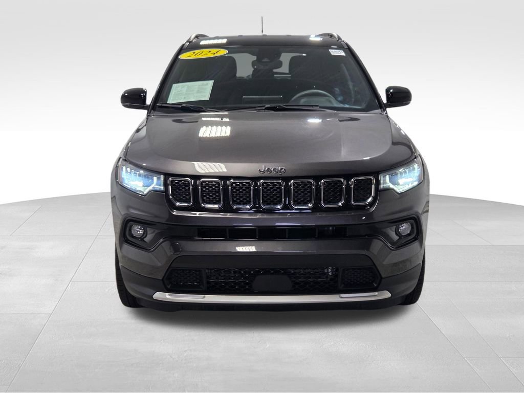 Used 2024 Jeep Compass Limited image 17
