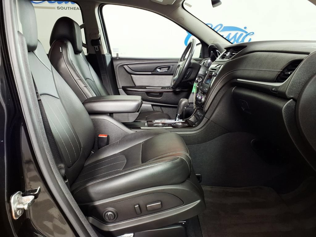 Used 2017 Chevrolet Traverse Premier FWD image 12