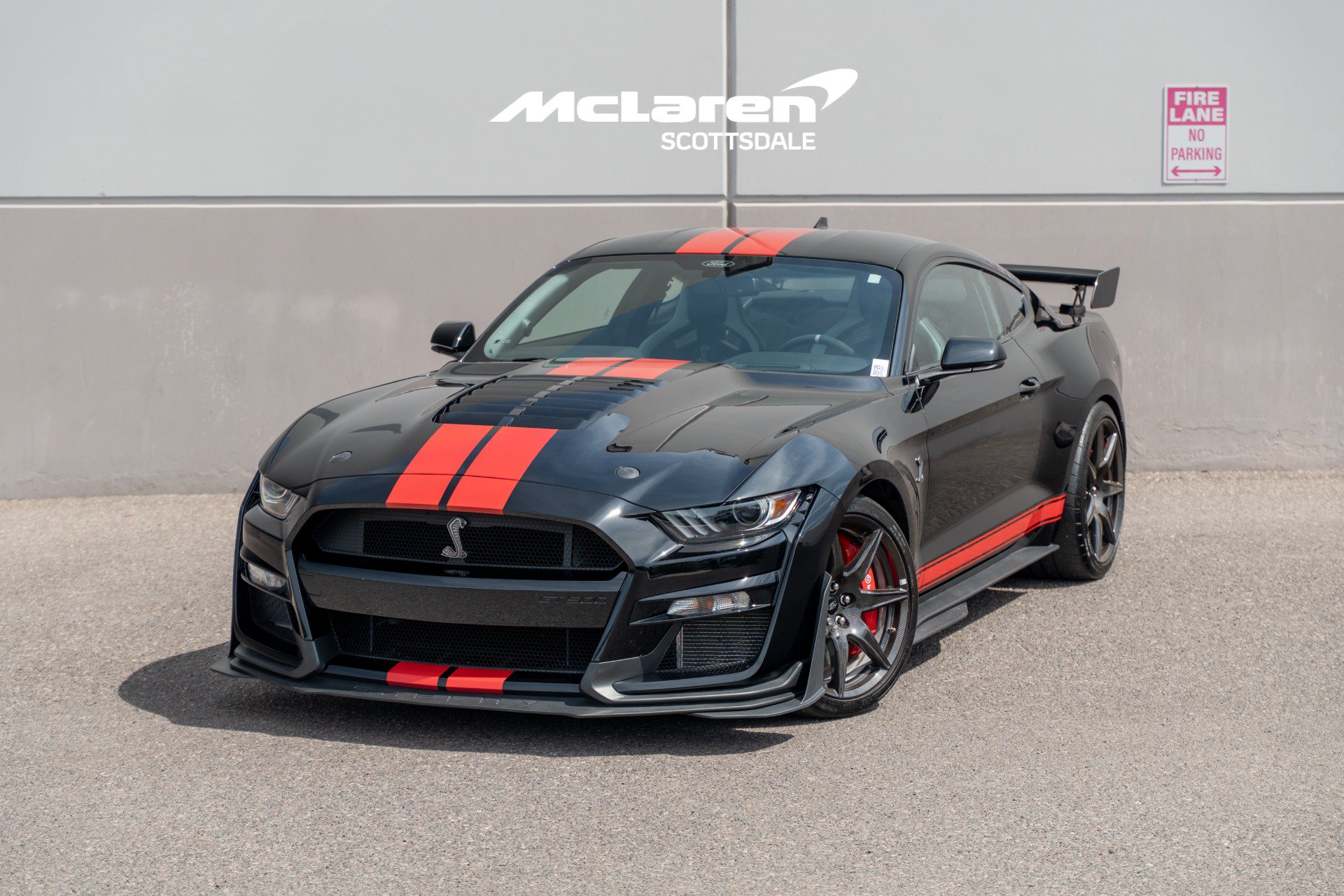 Used 2022 Ford Mustang Shelby GT500 w/ Carbon Fiber Track Pack RWD image 1