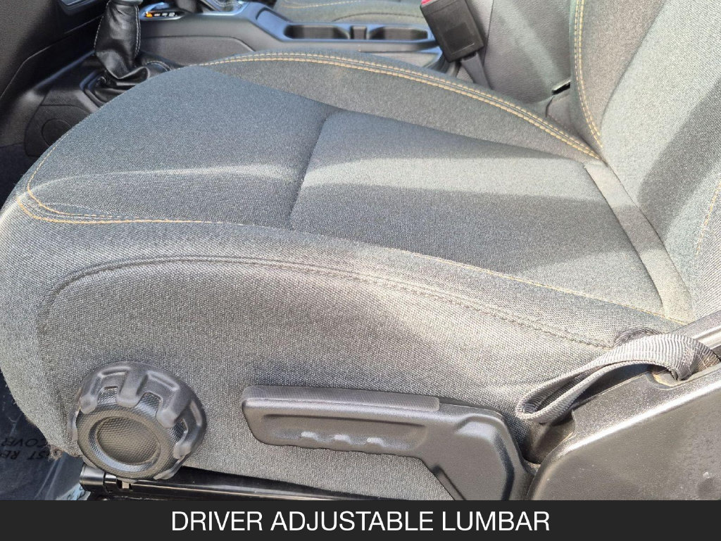 Used 2025 Jeep Wrangler Unlimited Sahara AWD/4WD image 15
