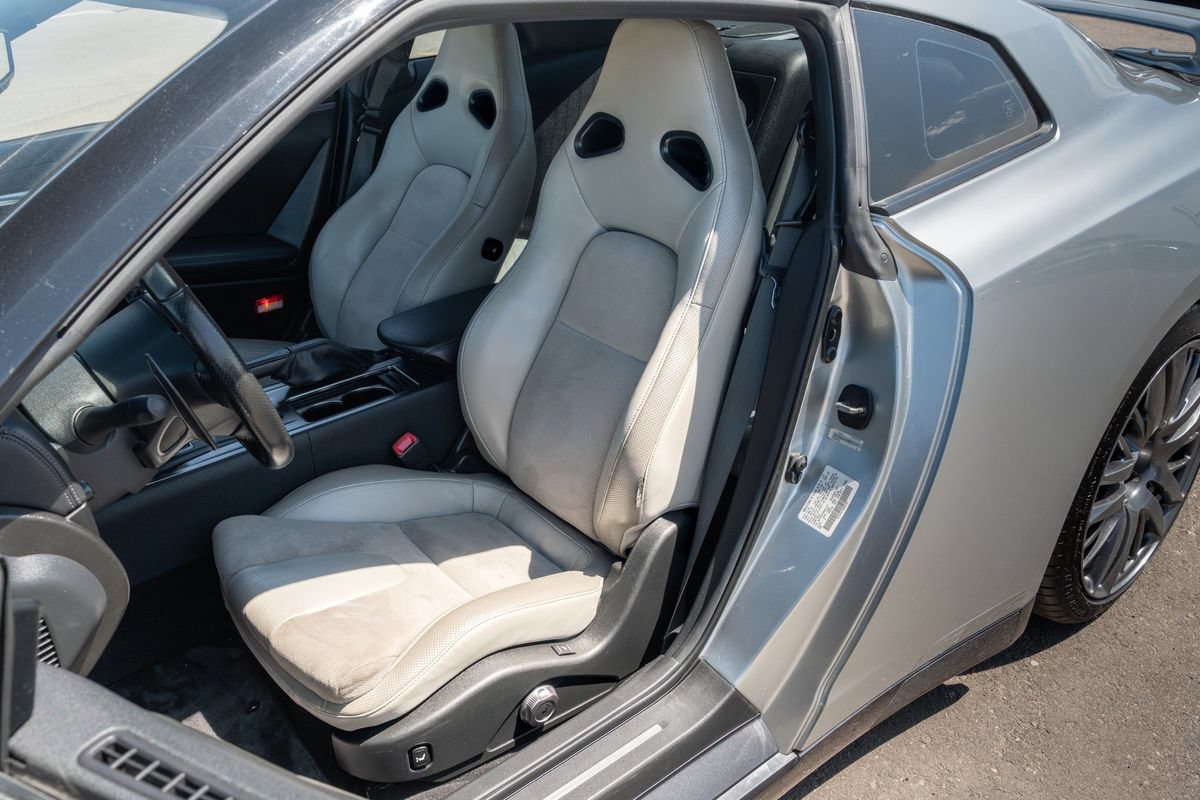 Used 2009 Nissan GT-R Premium AWD/4WD image 21