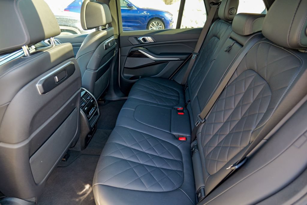 Used 2024 BMW X5 xDrive50e AWD/4WD image 26