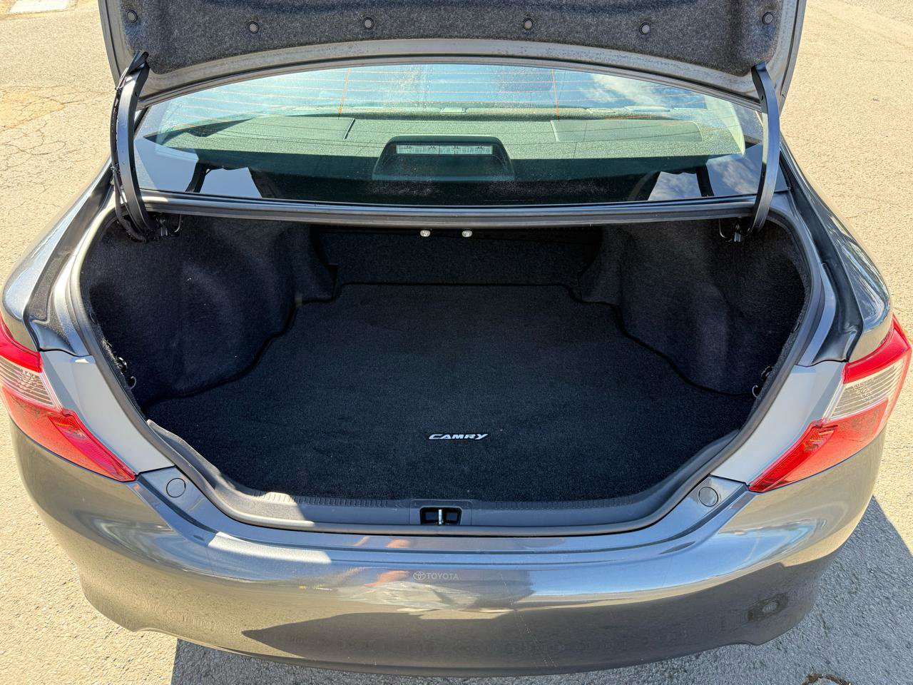 Used 2012 Toyota Camry XLE image 16