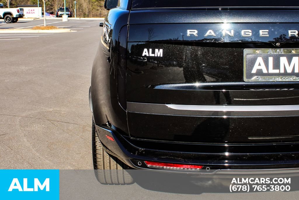 Used 2025 Land Rover Range Rover Autobiography image 9