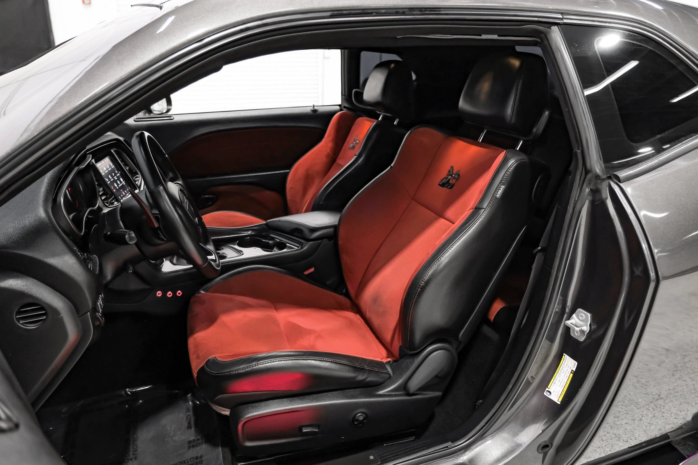 Used 2019 Dodge Challenger R/T Scat Pack w/ Dynamics Package RWD image 28