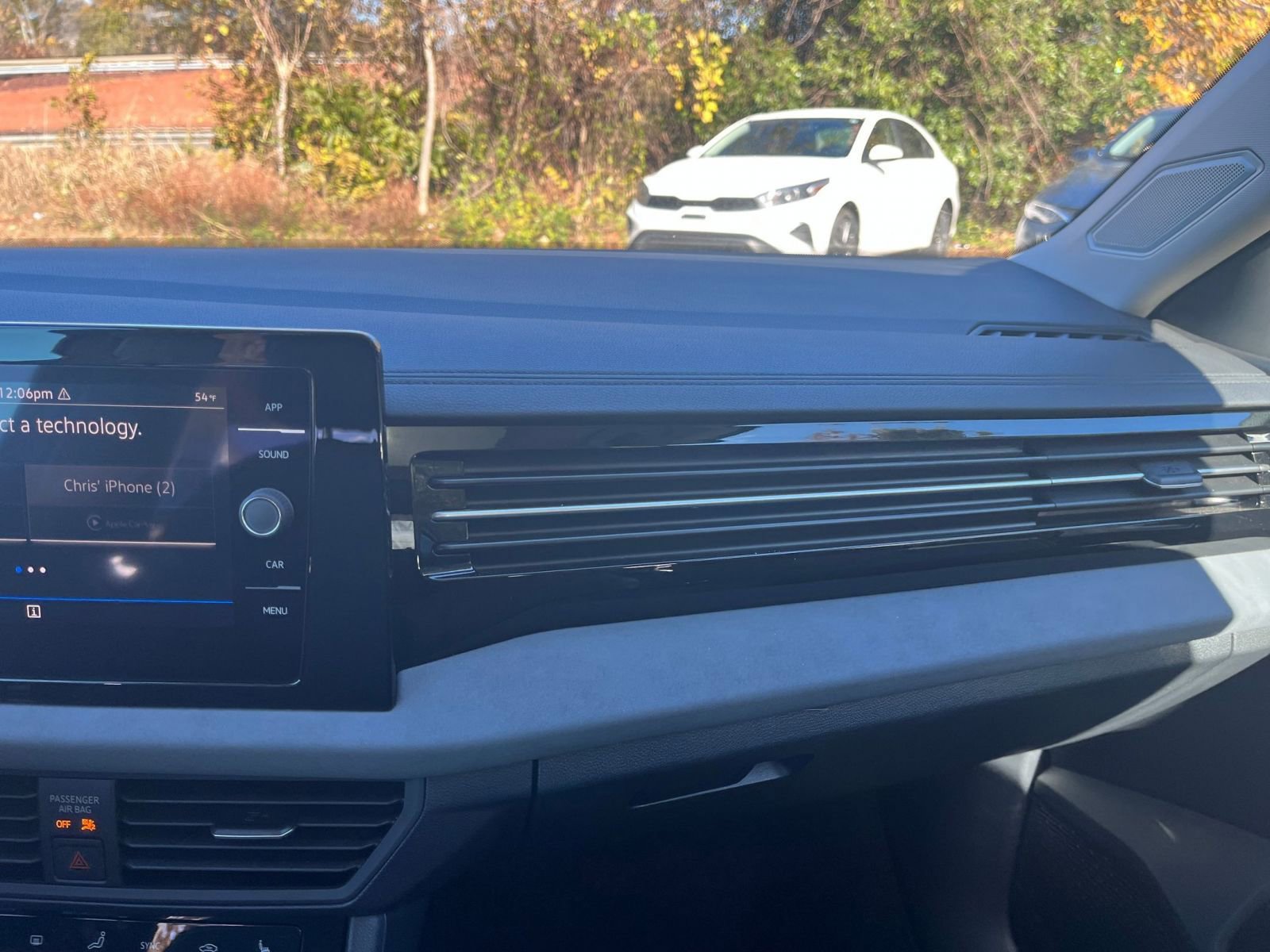 Used 2025 Volkswagen Jetta SE image 30