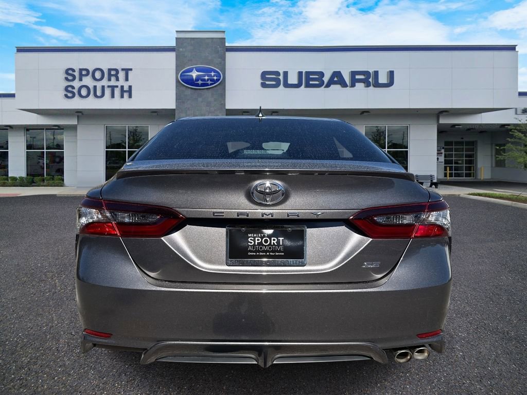 Used 2024 Toyota Camry SE image 4