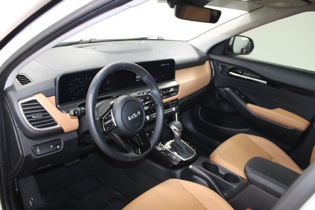 Used 2025 Kia Seltos EX w/ EX Sunroof Package FWD image 21
