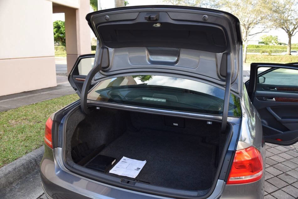 Used 2015 Volkswagen Passat TDI SEL Premium FWD image 73