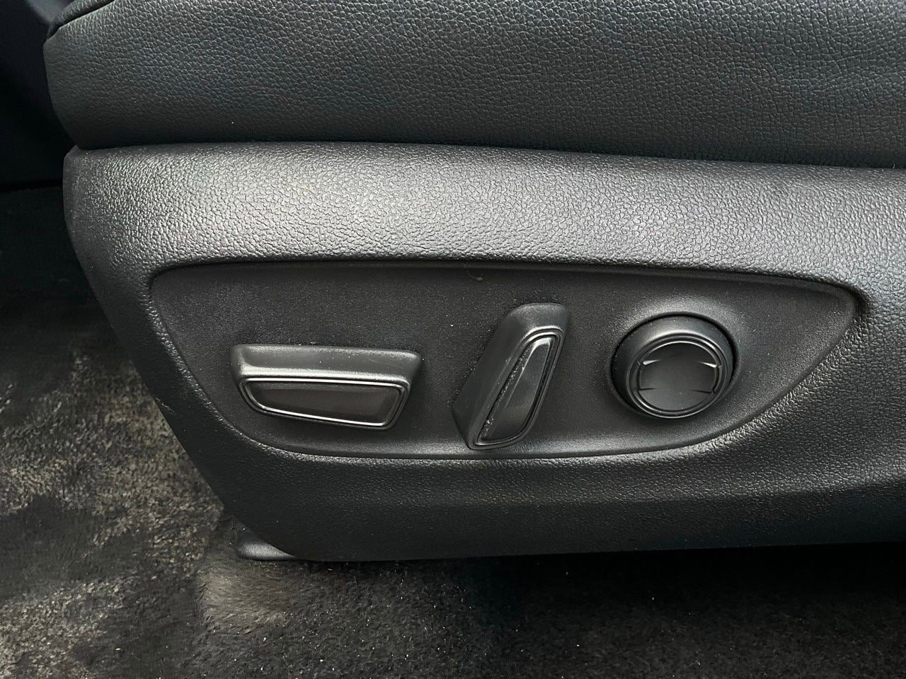 Used 2025 Toyota Grand Highlander FWD image 10
