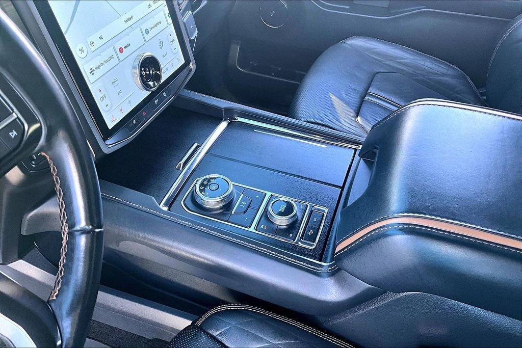 Used 2022 Ford Expedition Platinum image 15