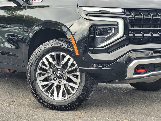 Used 2025 Chevrolet Suburban Z71 image 4