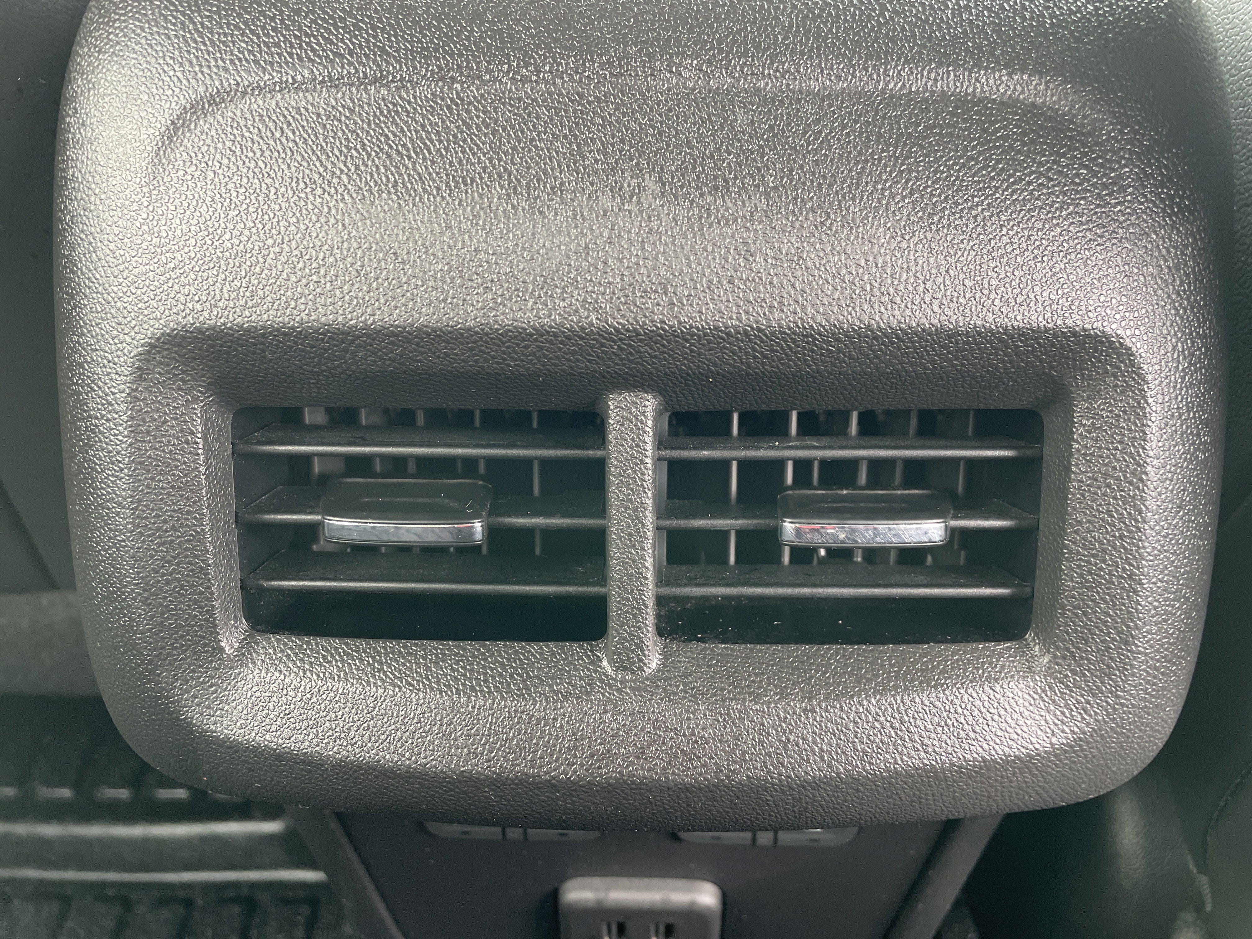 Used 2020 Chevrolet Equinox Premier image 18