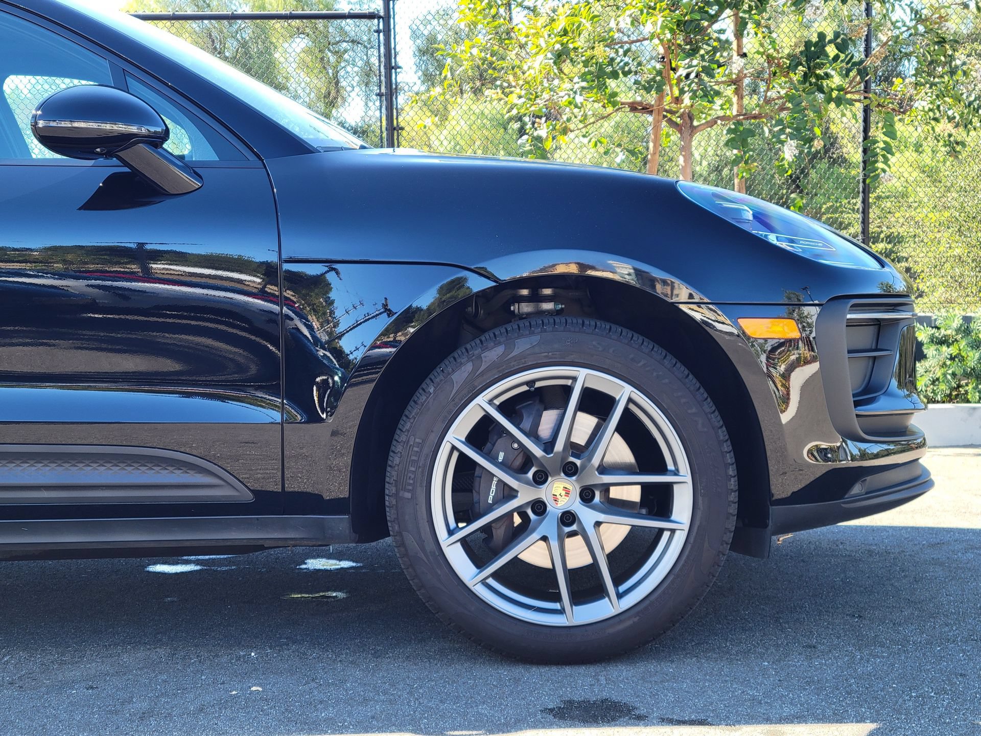Certified 2024 Porsche Macan AWD/4WD image 11